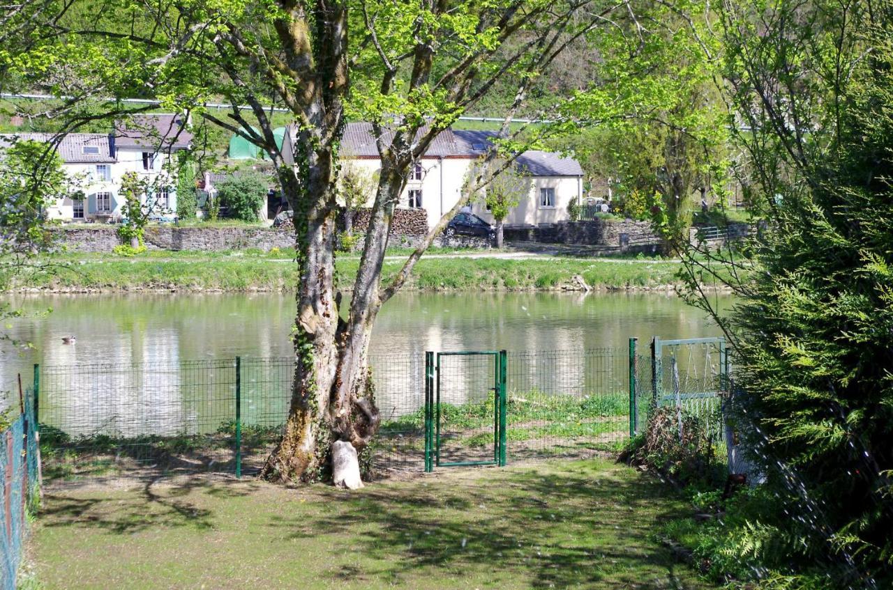 Holiday home Le Doux Rivage, Proche De Charleville, Jardin Et Acces A La Voie Verte *