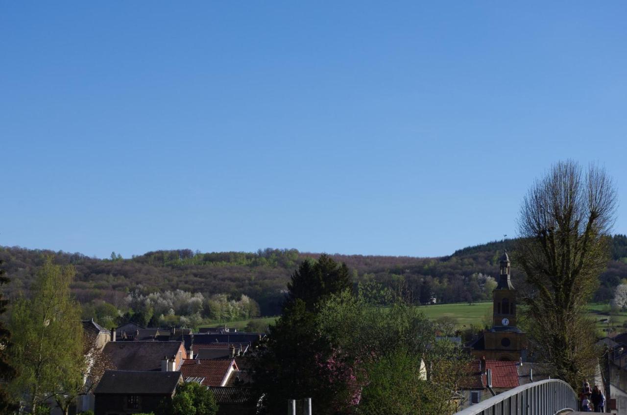 Holiday home Le Doux Rivage, Proche De Charleville, Jardin Et Acces A La Voie Verte