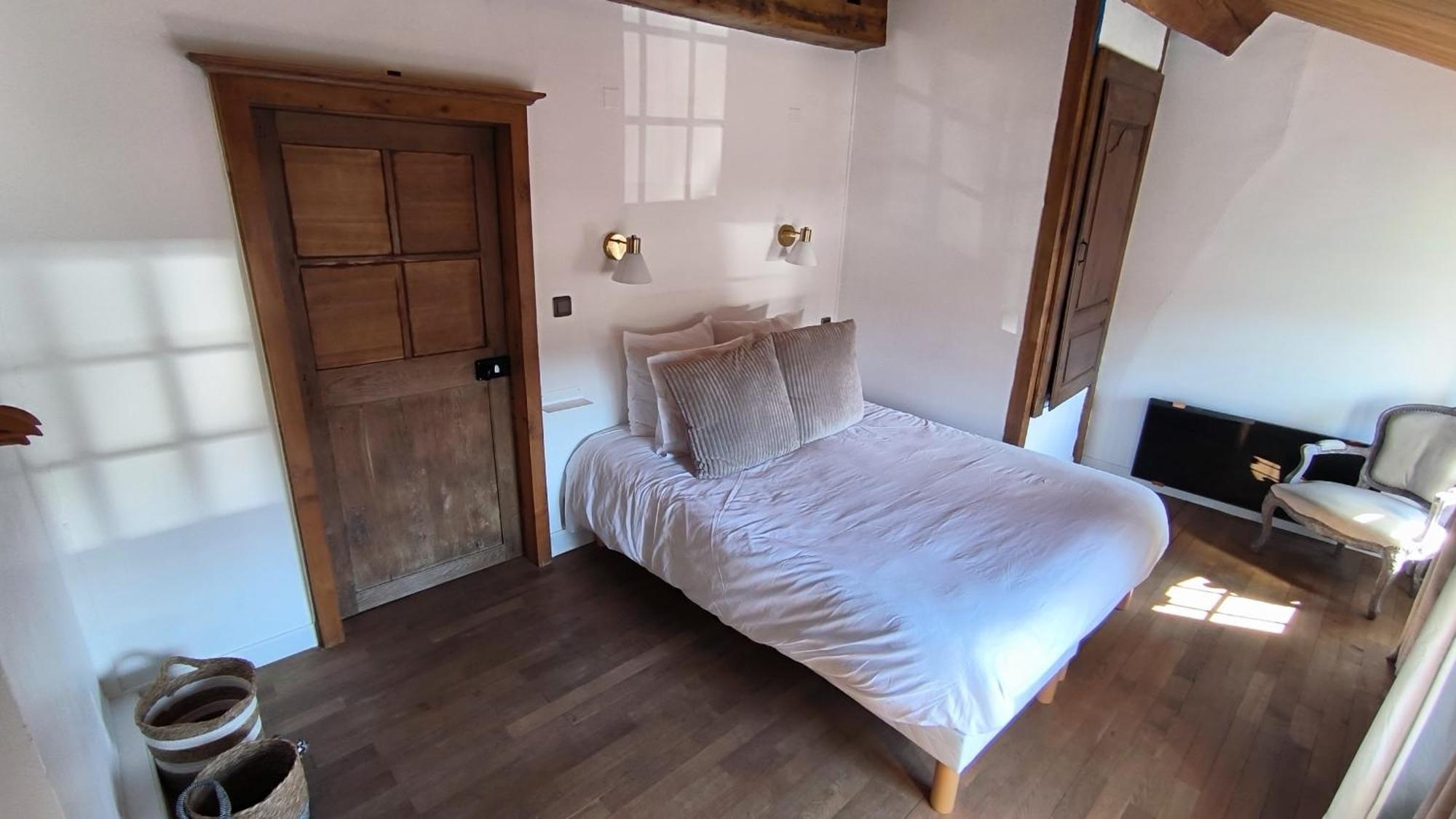 Le Doux Rivage, Proche De Charleville, Jardin Et Acces A La Voie Verte Holiday home *